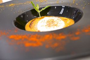 Image pour Fine tranche de courge butternut farcie de mozzarella