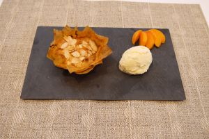 Image pour Tartelette croustillante aux abricots et amandes